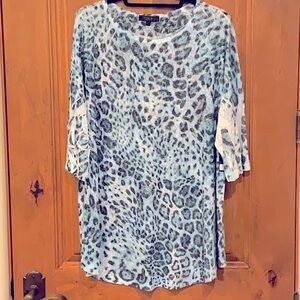 NWT! Beautiful Lightweight Tunic Top 3/4 Sleeves